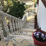 Himaj Pensión Berat