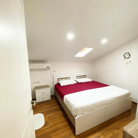 Himaj Guest house 3*